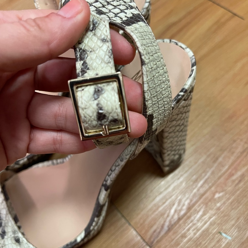 Mix No. 6 Snakeskin Heels Size 6 - Picture 7 of 9